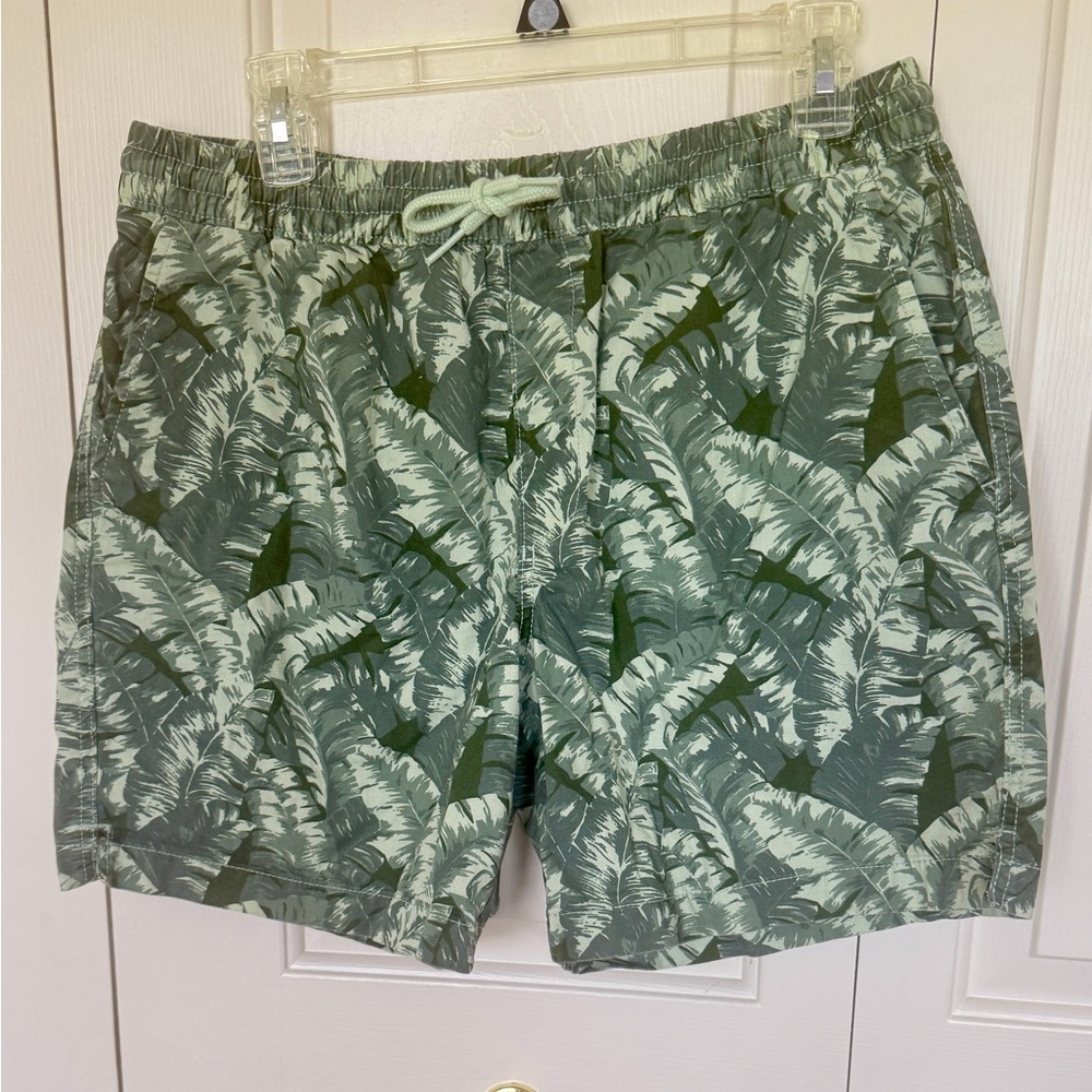 Tropical Green Leaf Print IZOD Men's Shorts size M